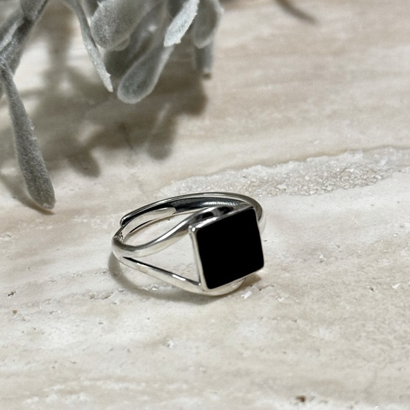 925 Sterling Silver Black Square Ring - Picture 5 of 8